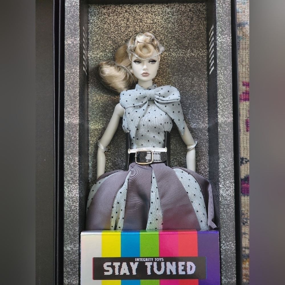 Integrity Toys Poppy Parker We Love Poppy Stay Tuned 2022 LE NRFB